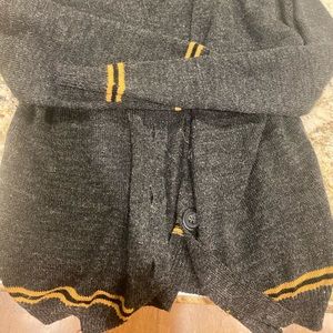 Girls/kids medium Harry Potter costume with tote + wand (perfect for Halloween)